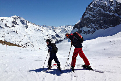 Die Bergaussicht genießen Die Bergaussicht genießen